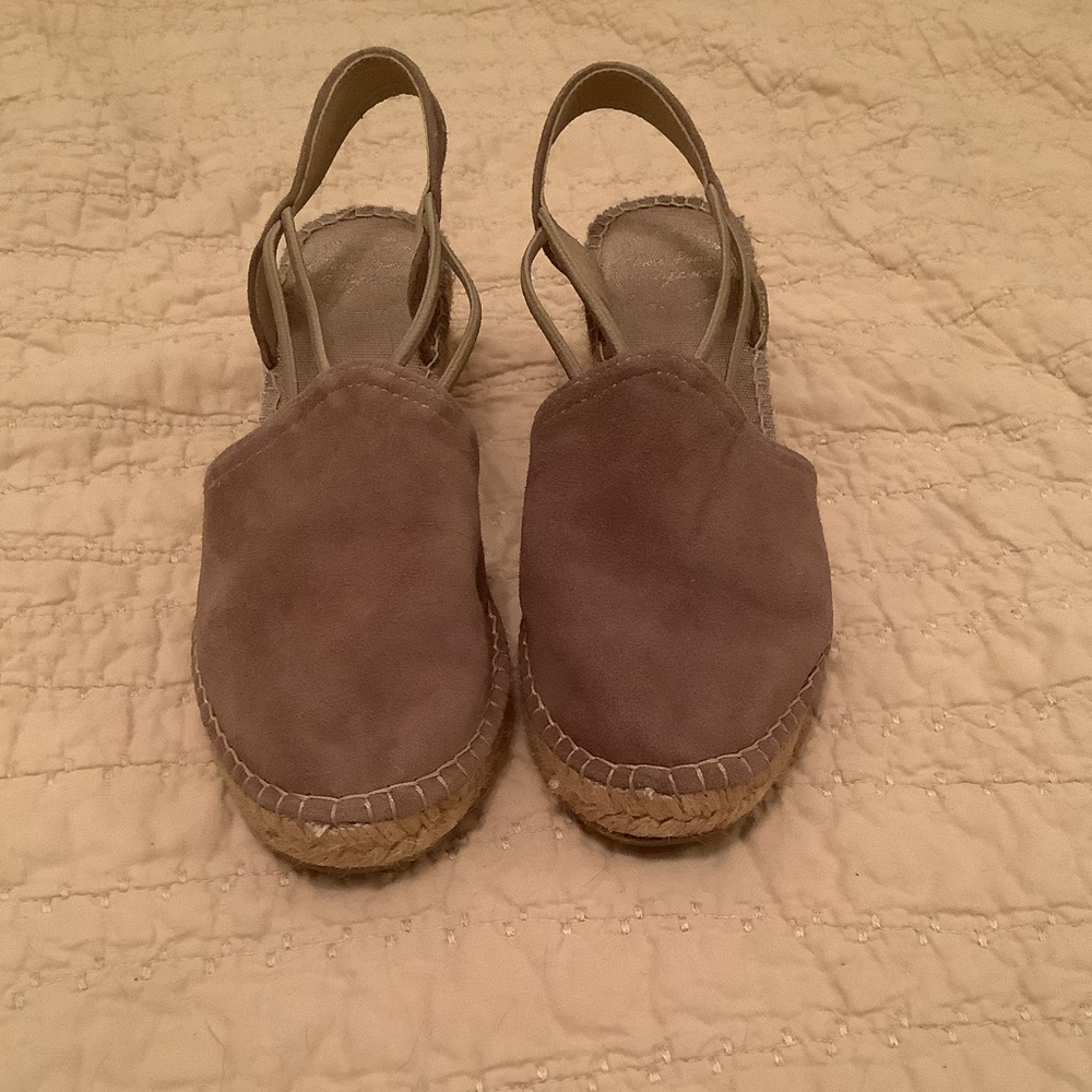 Lightly used Toni Pons suede Spanish made espadrille wedges size 37